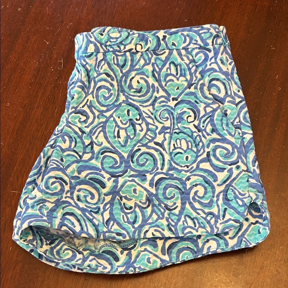 Lilly Pulitzer Blue & Teal Swirl Fish Pattern Shorts Size 00 EUC